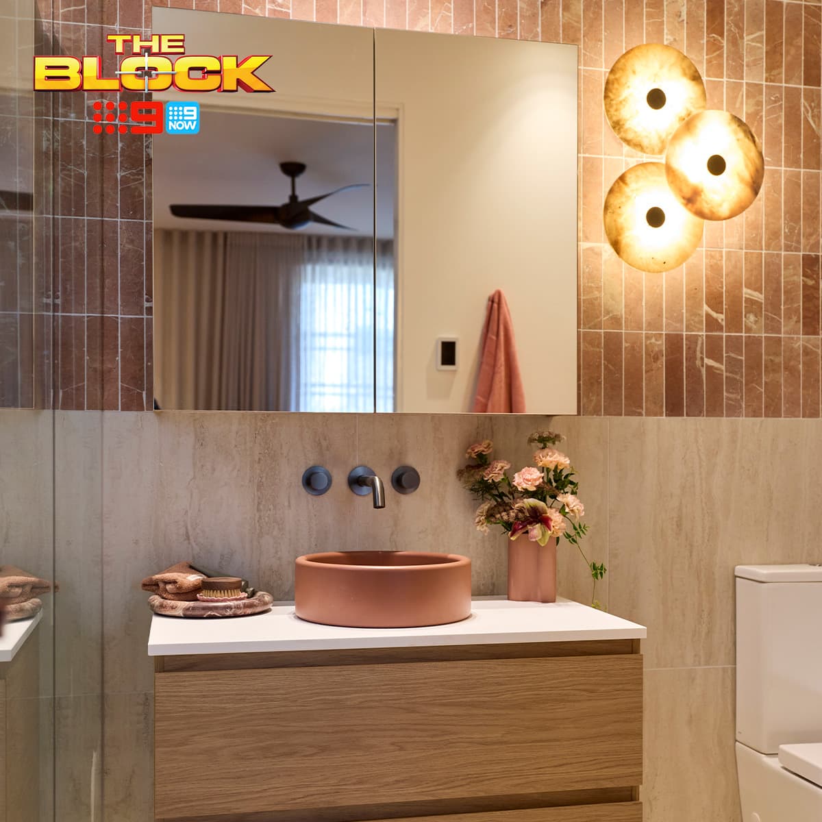 Made by Mayfair Osten LED Wall Bracket in Bronze with Hazel Alabaster-img-3